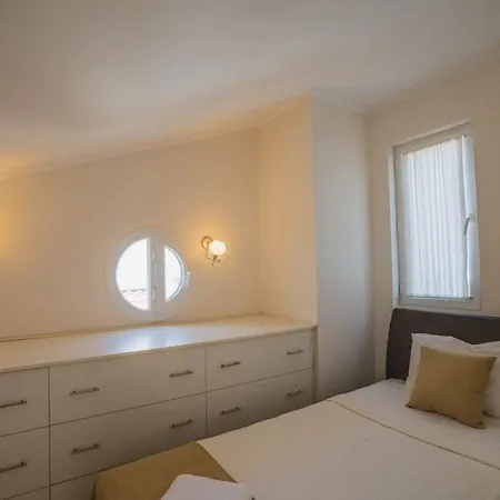 çalış'ta Denize Sıfır 10 Kişilik Starfish 3 Villa *