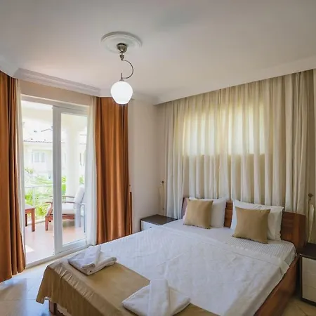 çalış'ta Denize Sıfır 10 Kişilik Starfish 3 Villa