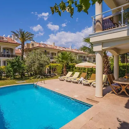 çalış'ta Denize Sıfır 10 Kişilik Starfish 3 Villa *