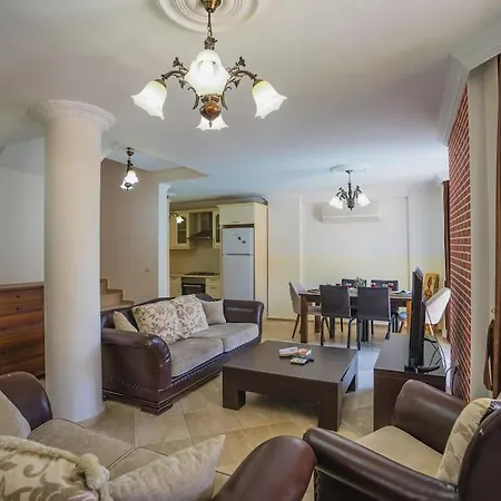 çalış'ta Denize Sıfır 10 Kişilik Starfish 3 Villa Fethiye