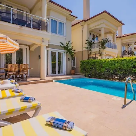 çalış'ta Denize Sıfır 10 Kişilik Starfish 3 * Fethiye