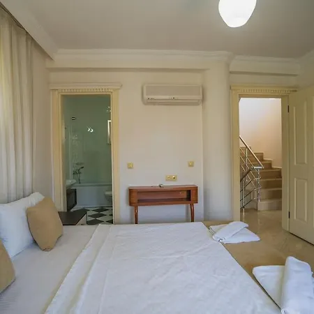 Villa çalış'ta Denize Sıfır 10 Kişilik Starfish 3 Fethiye