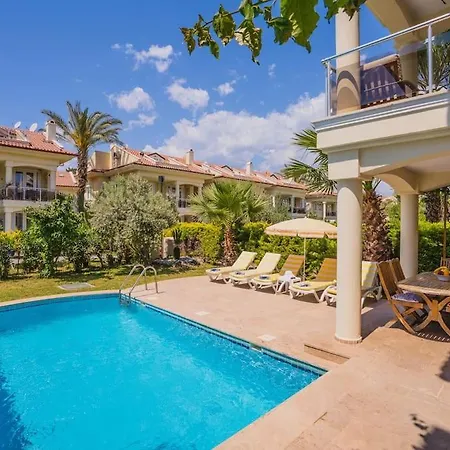 çalış'ta Denize Sıfır 10 Kişilik Starfish 3 Villa *